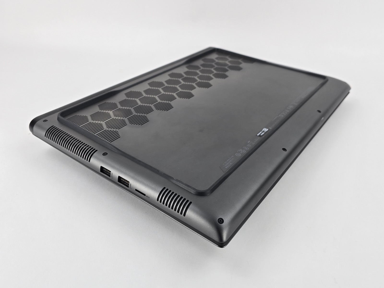 Dell Alienware M16 R2 16″ Ultra 9 185H 32GB 1TB RTX 4070 – For Parts – AS-IS
