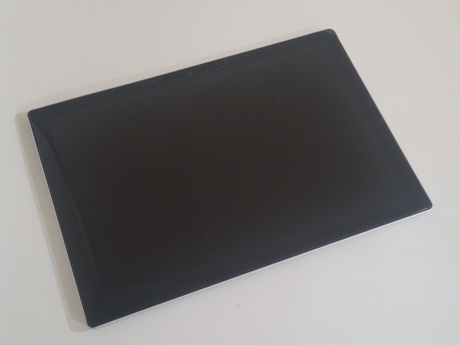 Microsoft Surface Laptop 7th Gen i5 256GB SSD 8GB RAM Windows 10 PRO w/ Charger