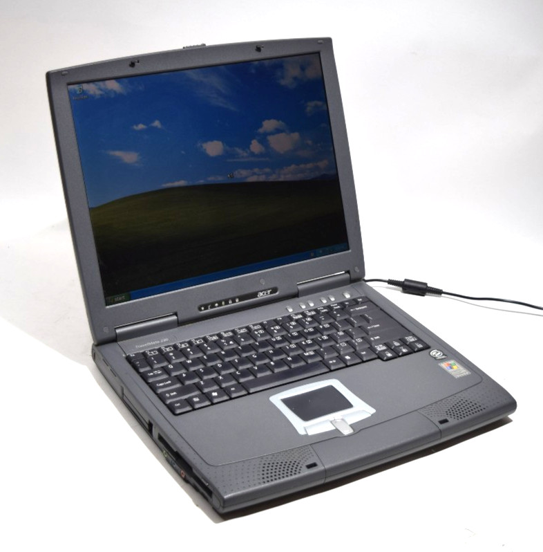 Acer TravelMate 230 Laptop 2003 2.0GHz 1GB RAM/60GB HDD/DVD/Floppy/XP SP3