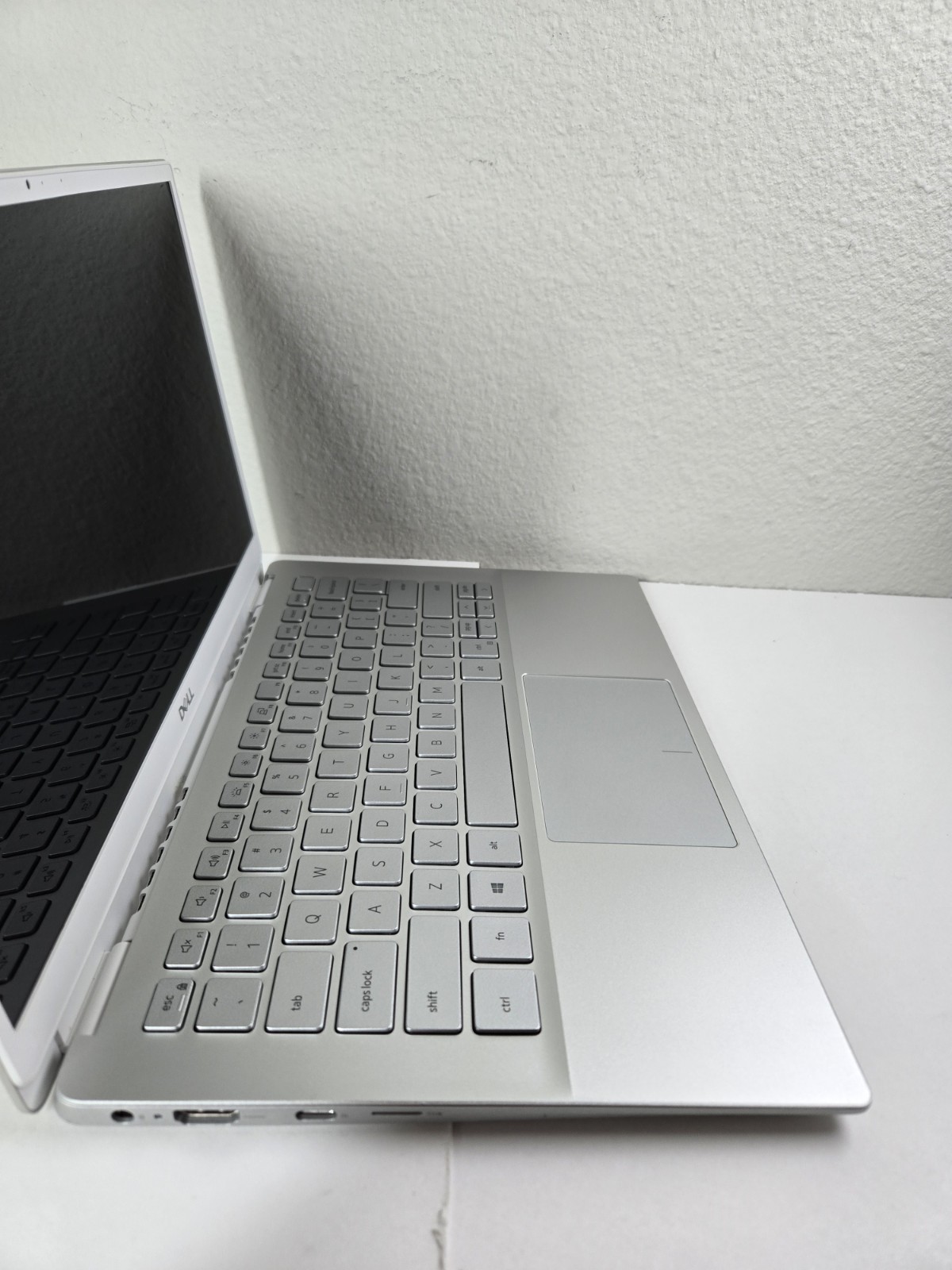 DELL Inspiron 5391 i5-10210U 1.6GHz 8Gb RAM 256Gb NVMe Win11Pro