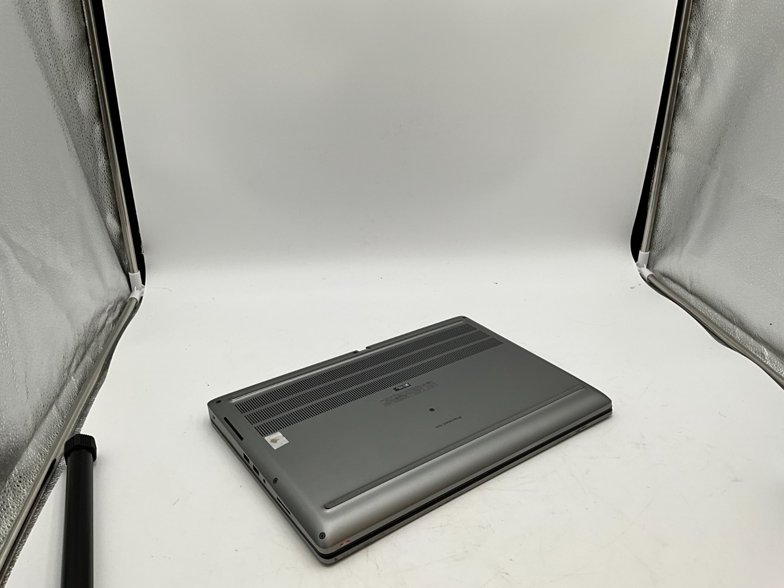 DELL Precision 7560 i7-11850H 2.50g 32GB 1TB T1200 15.6″ WIN11 Laptop 933Q2J3