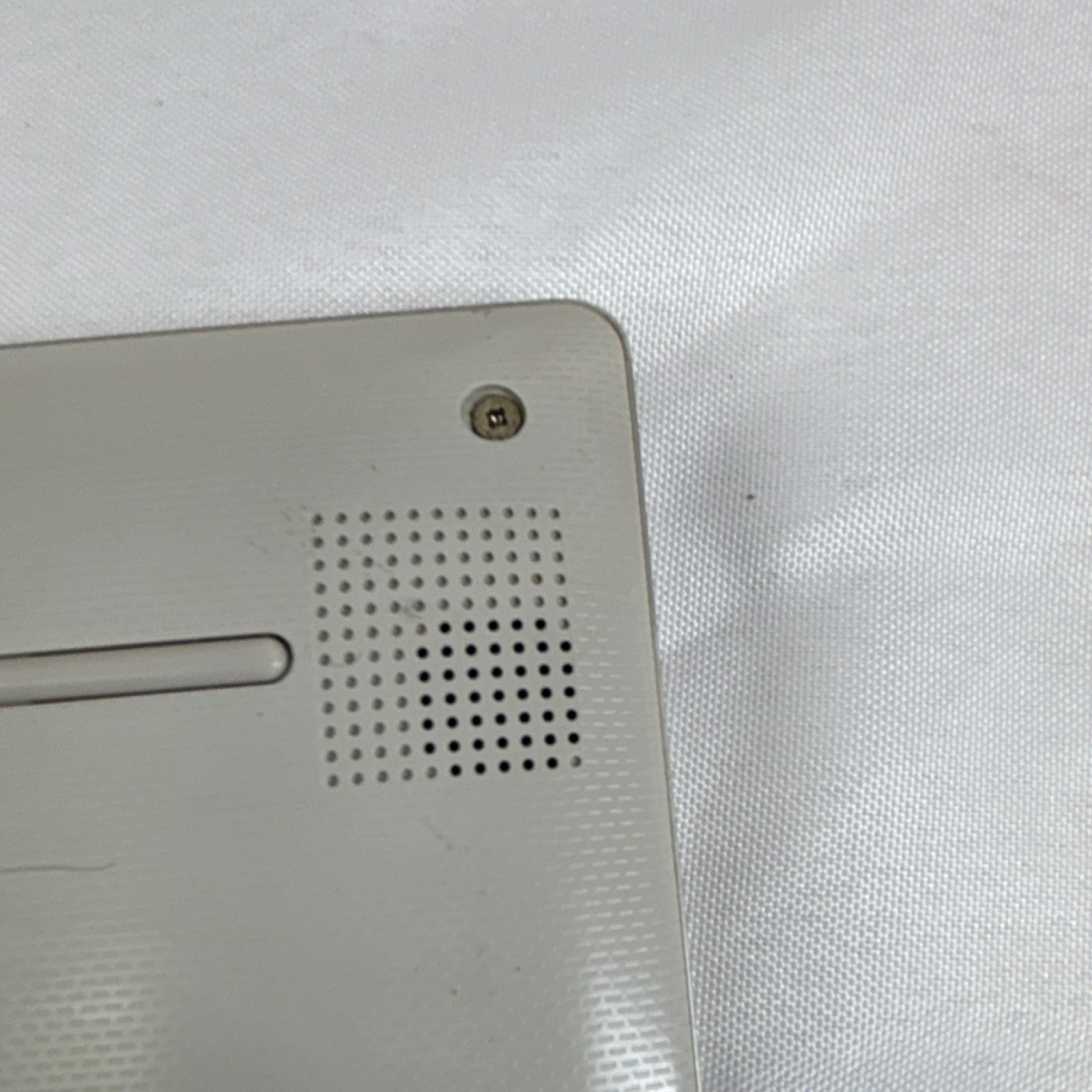 Toshiba Satellite L15W-B1303 Notebook Laptop Intel Processor Silver