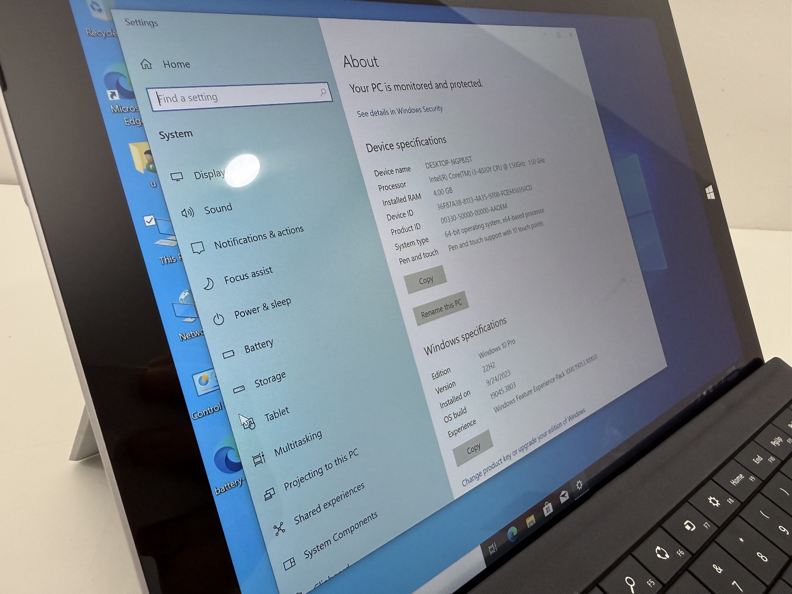Microsoft Surface Pro 3 i3-4020Y CPU @ 1.50GHz 4 GB RAM 64 GB Win 10 Pro