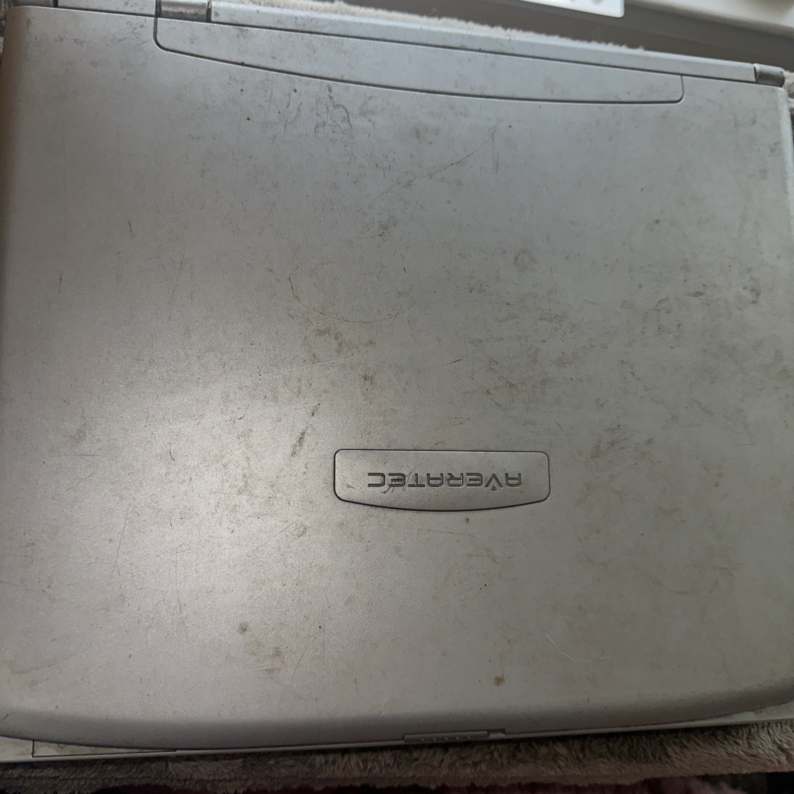 averatec laptop E-1200 With DVD Player No Charger See Description
