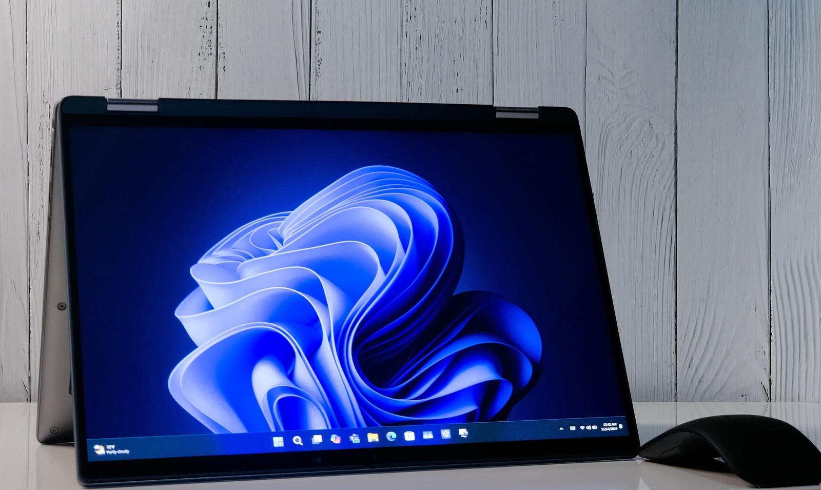 Dell Latitude 7450 2in1, 14″ FHD Touch, U7 165U, 16GB RAM, 4TB SSD, Win 11 Pro