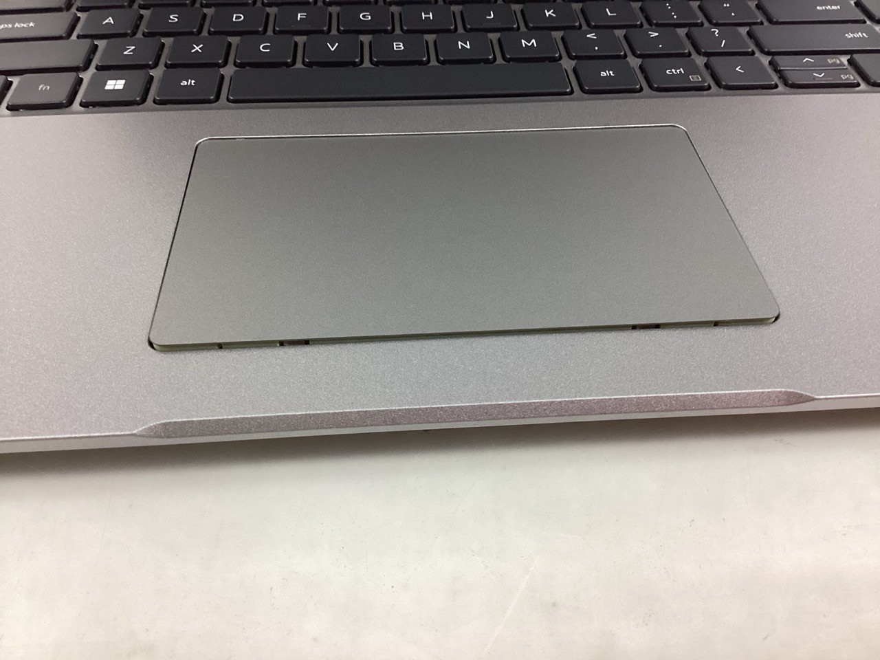 Dell Latitude 5540 15.6″ FHD i7-1365U 16GB 512GB SSD WiFi 6E W11P – (TPJJ4)