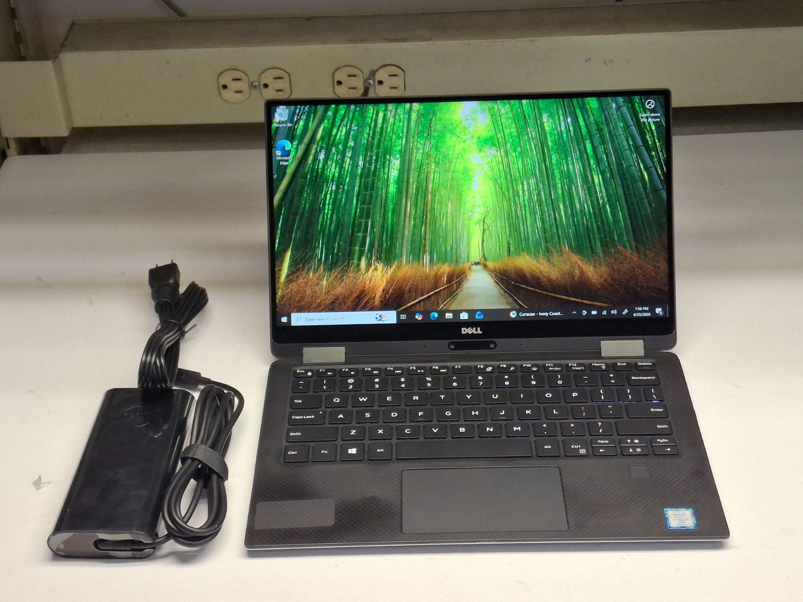 Dell XPS 13 9365 (2-in-1) QHD+ TOUCH i7-7Y75 1.30GHz 16GB 256GB SSD AC Adapter