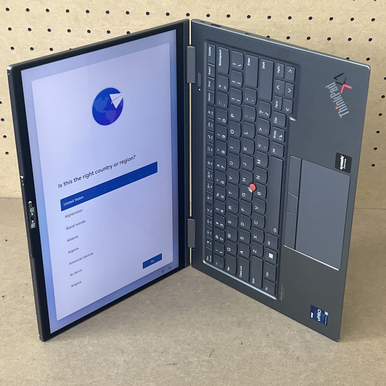 Lenovo ThinkPad X1 Yoga Gen 7 2-in-1 i5-1250P 16gb Ram 512gb – Fair