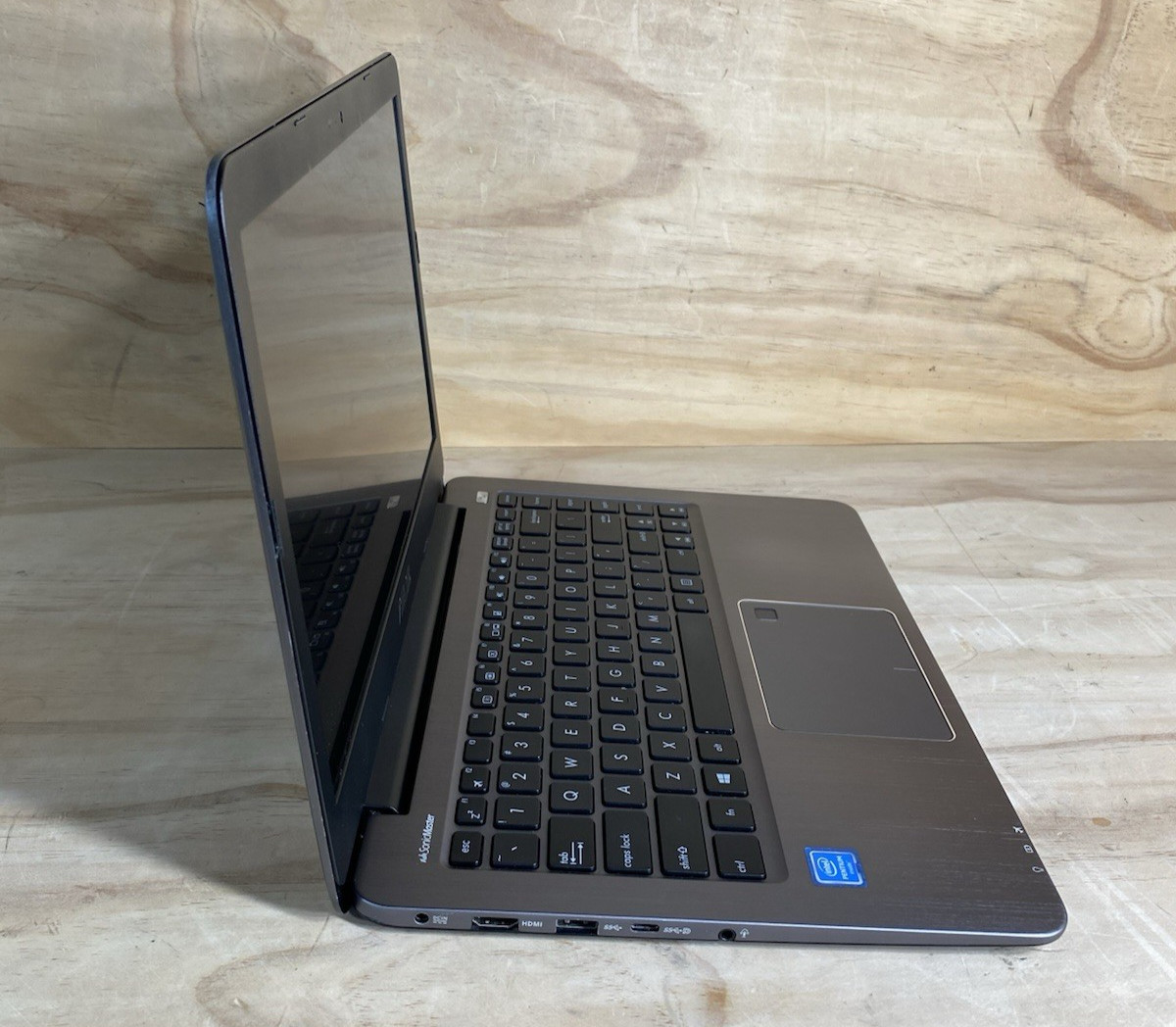 Asus E403S 14″ Laptop Pentium N4200@1.1 GHz/4Gb/120Gb SSD/Win 11 Home