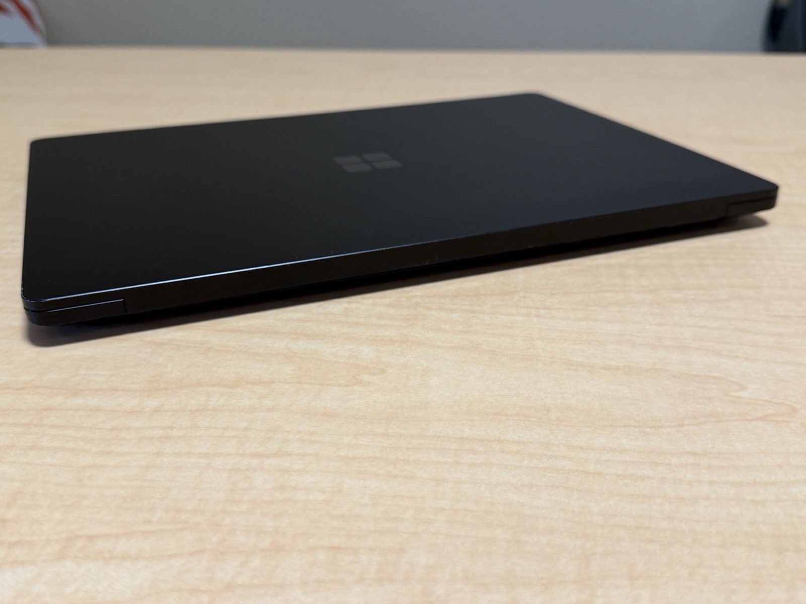 Microsoft Surface Laptop 3 13.5″ | i7-1065G7 | 16GB RAM | 256GB SSD | Used good