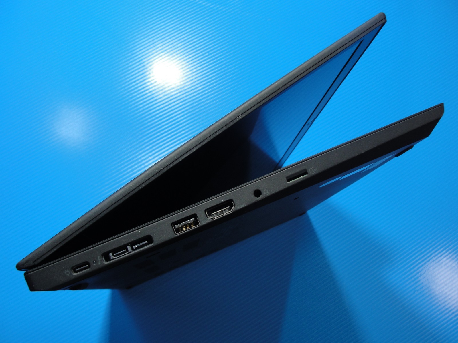 Lenovo ThinkPad P15s Gen 1 15.6″FHD i7-10610U 1.8GHZ 32GB RAM 1TB SSD NV P520+PA