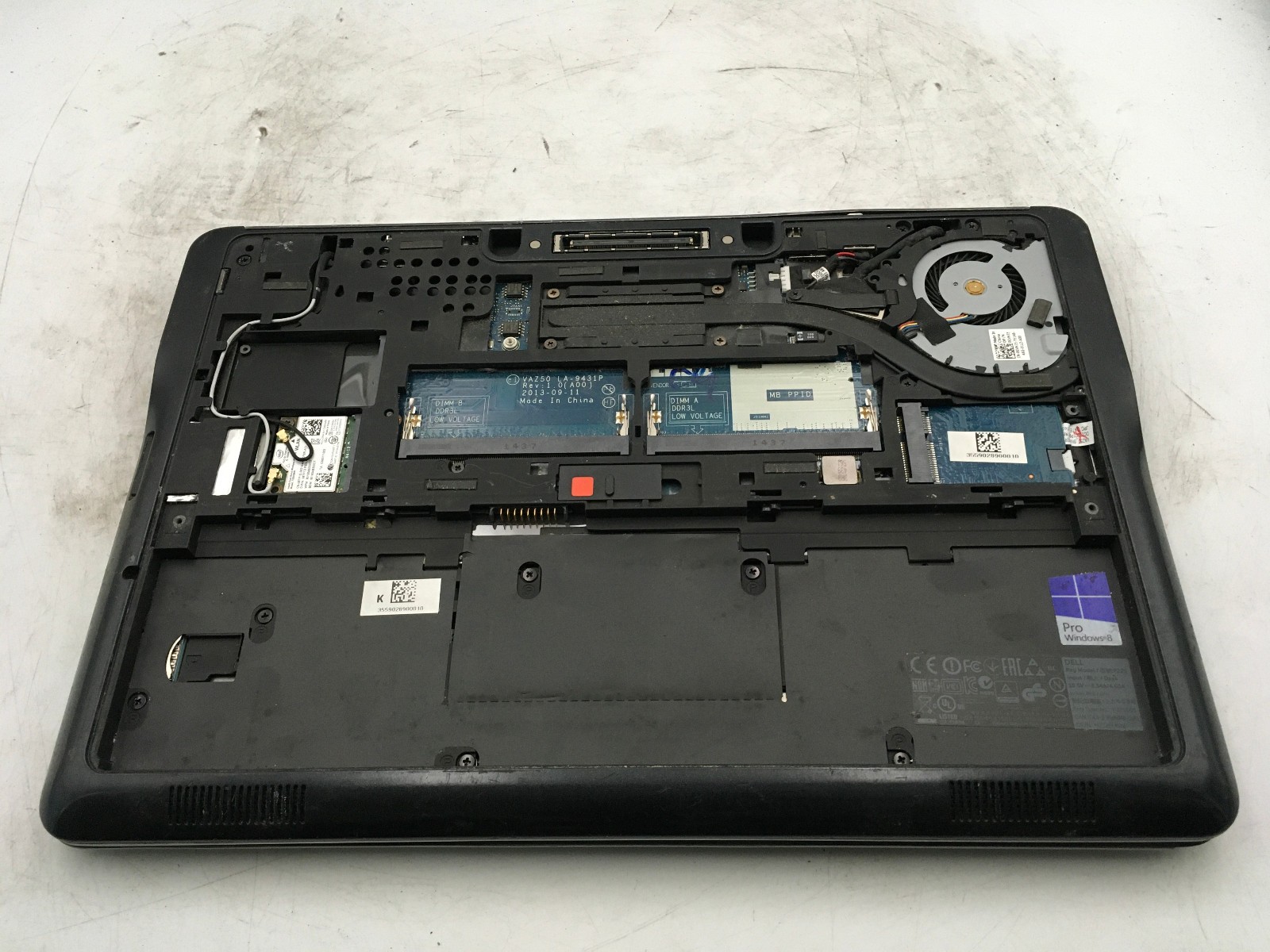 DELL LATITUDE E7240 – FOR PARTS/NO POWER – INTEL I5 4310U – NO RAM -READ DESC-BB