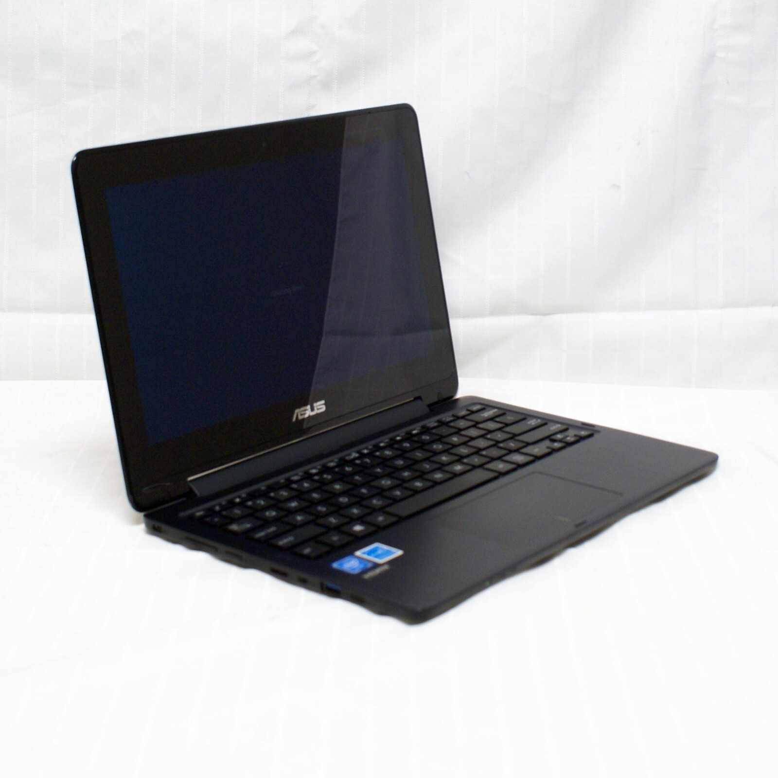 ASUS TP200SA Celeron N3050 1.6 GHz 4GB 64gb EMMC Touch Screen Windows 10 Home