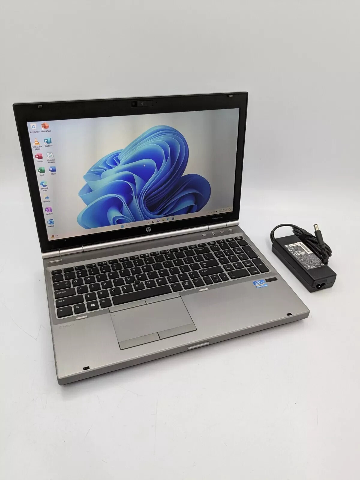 HP EliteBook 8570p i5 2.6 GHz 8 GB ram 250 GB SSD FINGER PRINT SCAN WIN 11 PRO