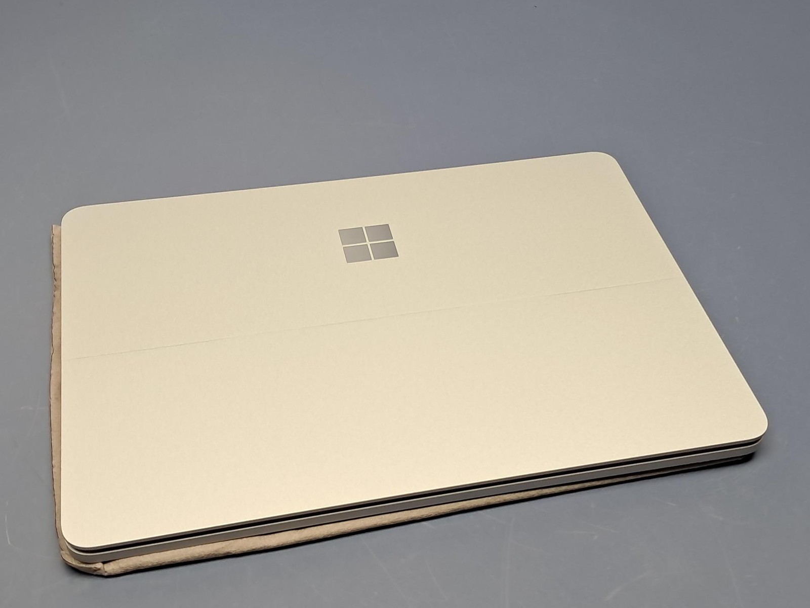 Microsoft Surface Laptop Studio i5-11300H 16GB 512GB SSD 14.4″ Touch Windows 11