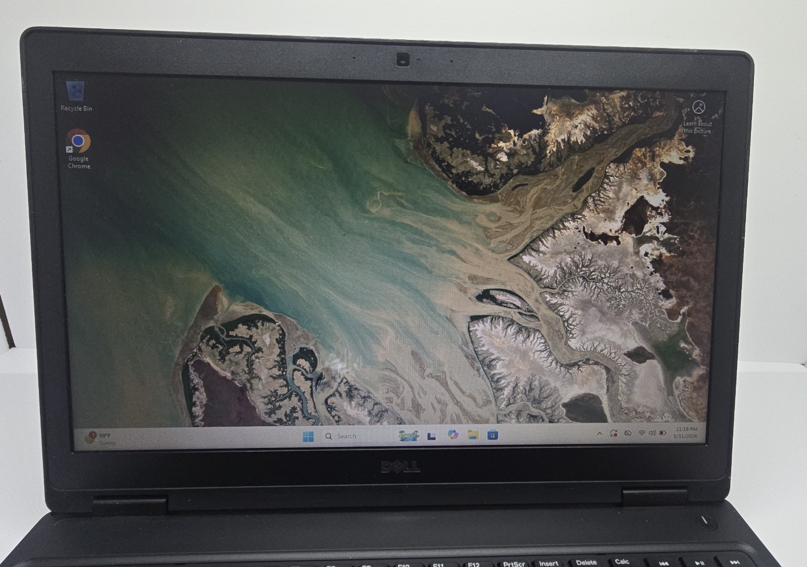 Dell Precision 3520 Laptop 15.6″ i5-7440HQ 8GB 256GB SSD Windows 11 Pro Charger