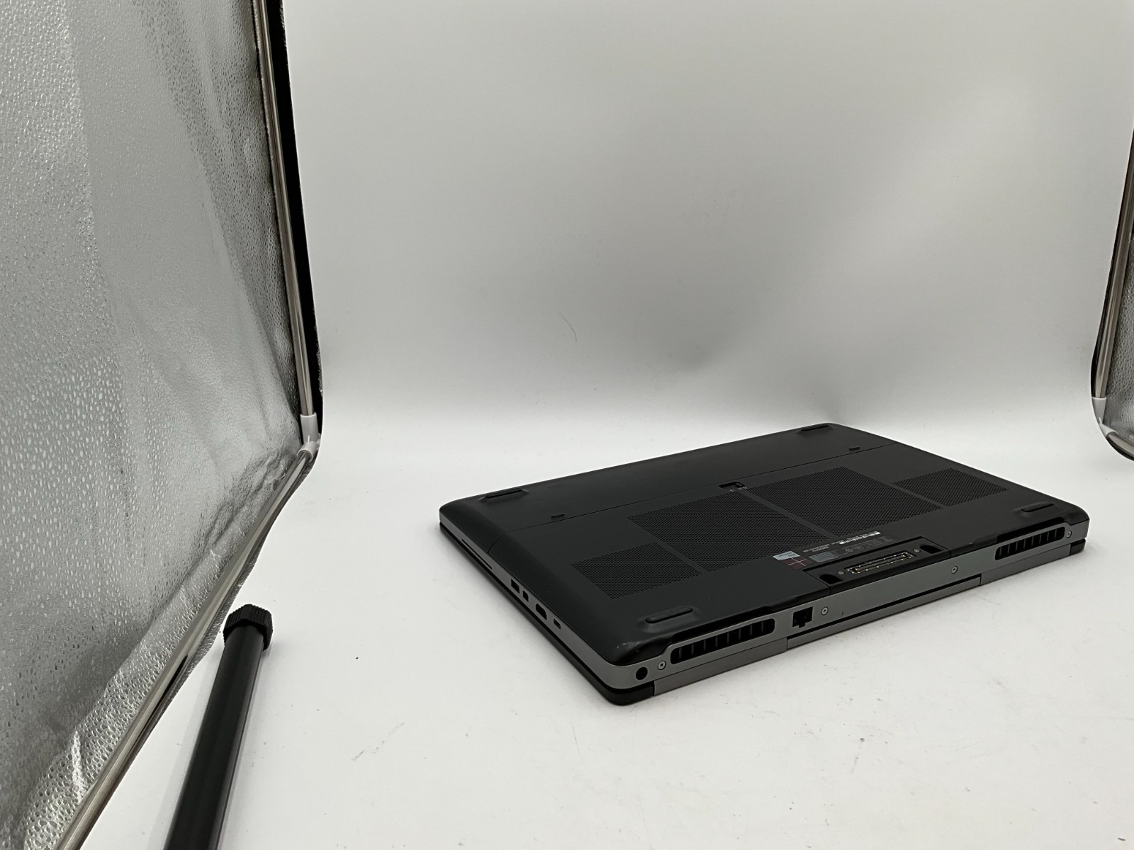 DELL Precision 7710 17.3″ i7-6820HQ 64gb 1tb/512gb M5000M Laptop B0L81G2 no OS