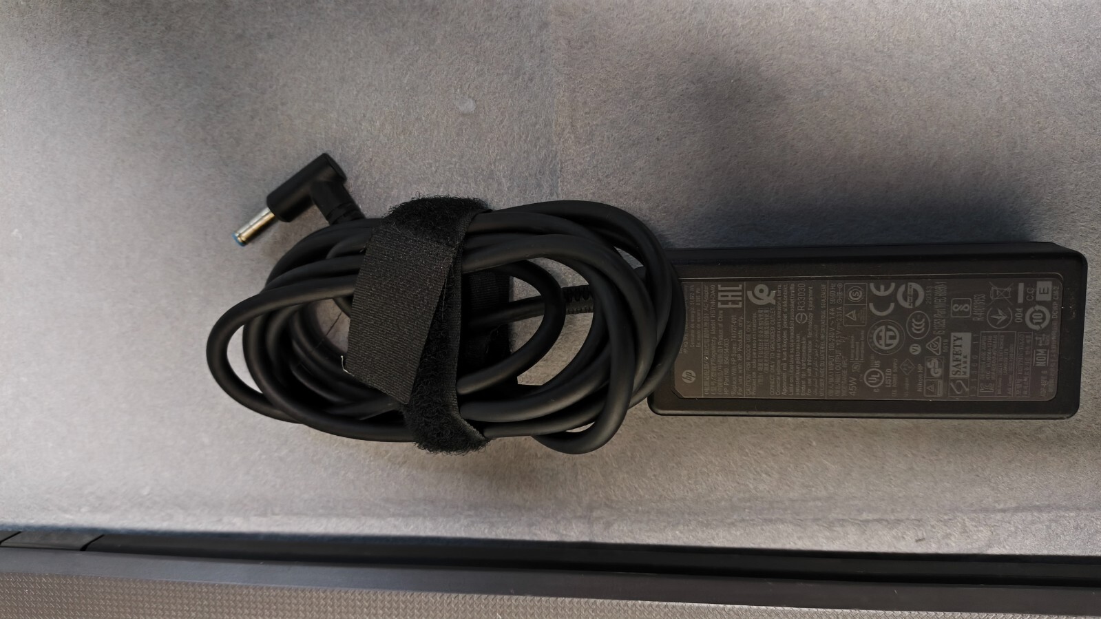 HP NOTEBOOK 255 G6 15.6″ AMD WINDOWS 10 PRO Works great