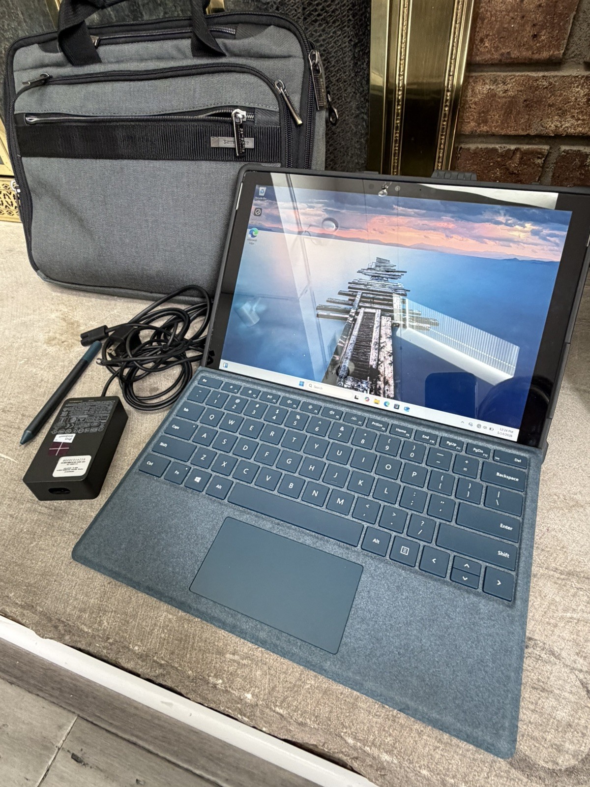 Microsoft Surface Pro 6 12.3″ touch screen with keyboard- pen- case and charger