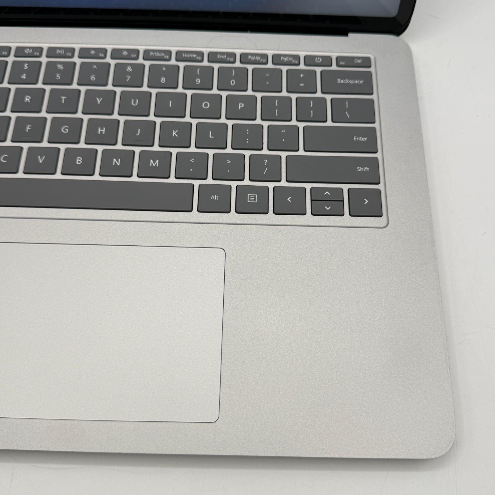 Microsoft Surface Laptop Studio 14.4″ i7-11370H 32GB RAM 512GB SSD RTX A2000