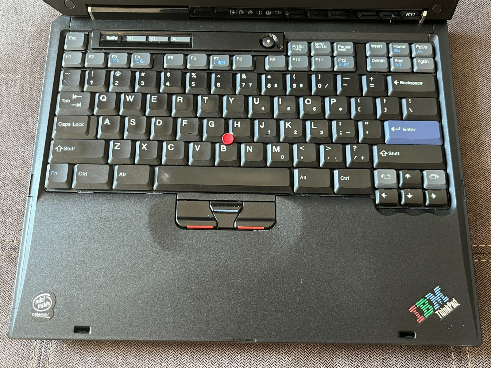 Vintage IBM ThinkPad R31, 14.1″, 40 GB HDD, 1GB RAM, Win XP Pro, dock & extras