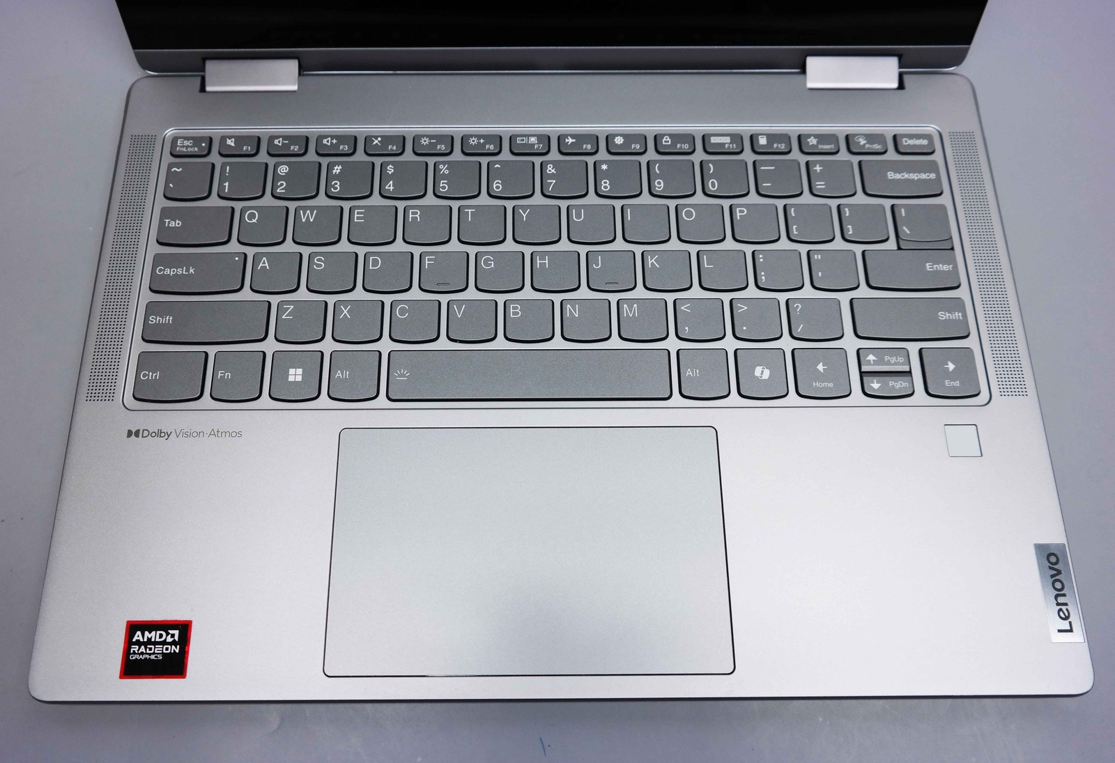 Lenovo Yoga 7 14″ AMD Ryzen 5 8640HS 8GB 512GB SSD