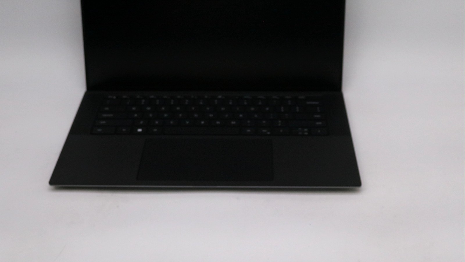 Dell Precision 5570 15″ i9-12900h 32GB 512GB – Very Good