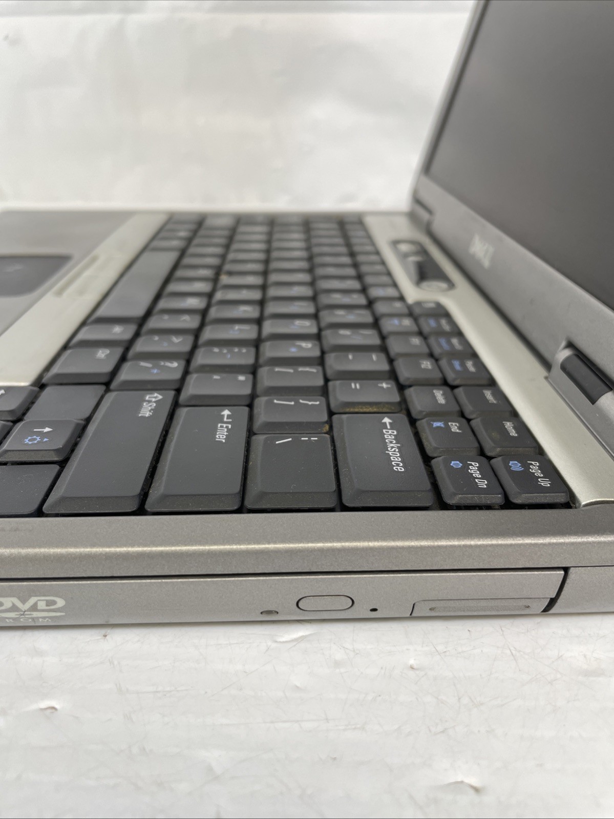 Retro Gaming Dell Latitude D600 Pentium M 1.4GHz 1GB RAM 60GB HDD Windows XP