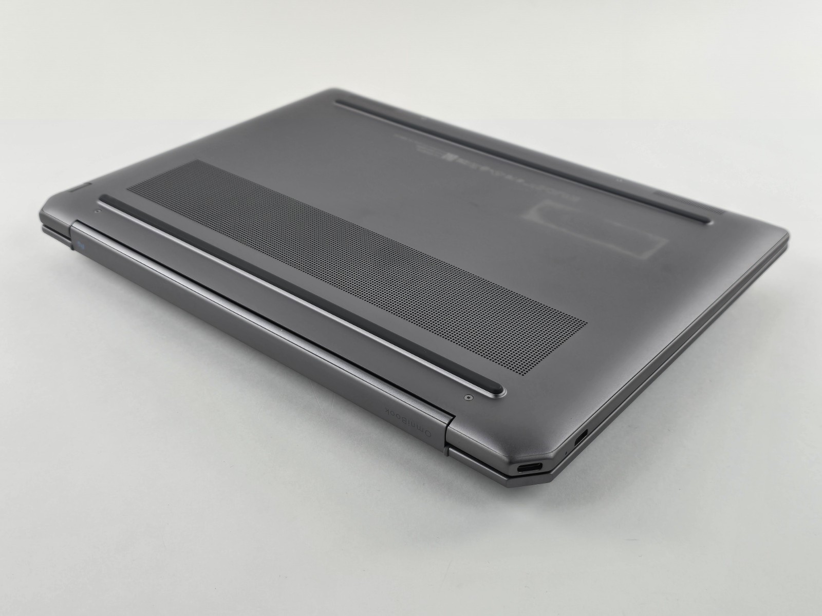 HP OmniBook Ultra 14″ 2.2K Touch, AMD Ryzen AI 9 365, 32GB RAM, 1TB SSD – Good
