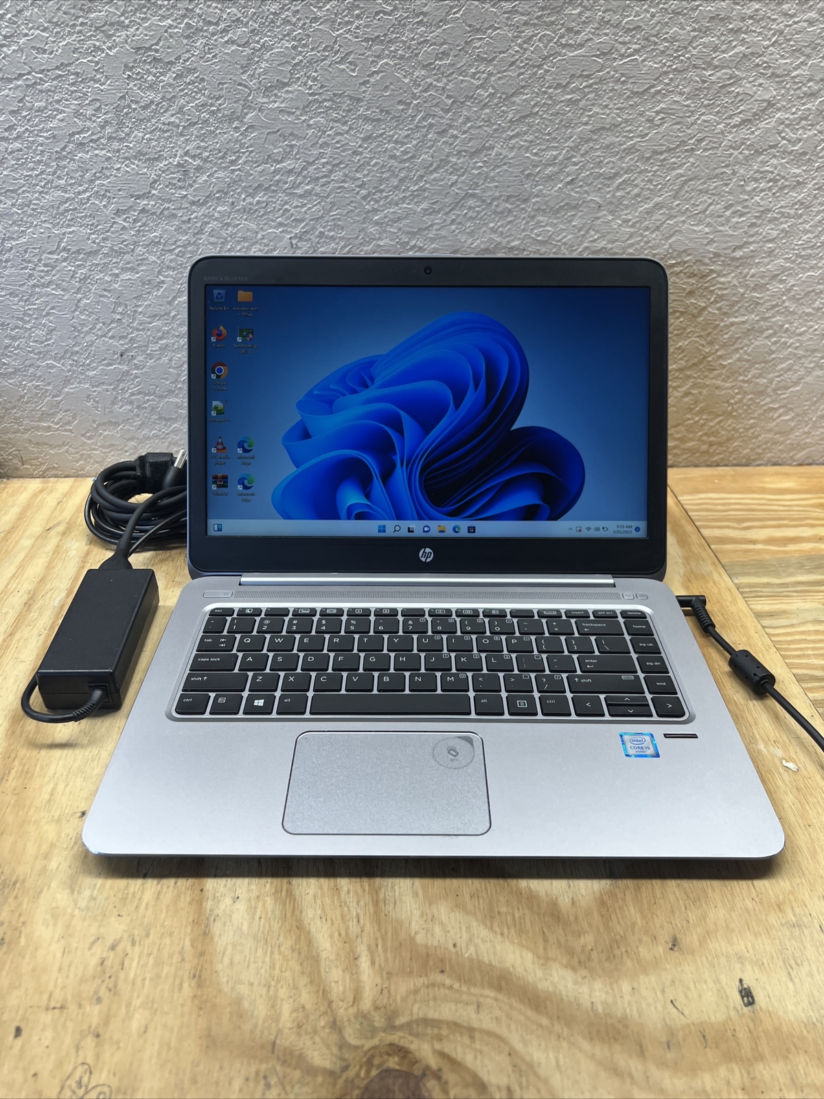 HP EliteBook Folio 1040 G3 Laptop – i5 2.3GHz 8GB 256 GB SSD Windows 11,office