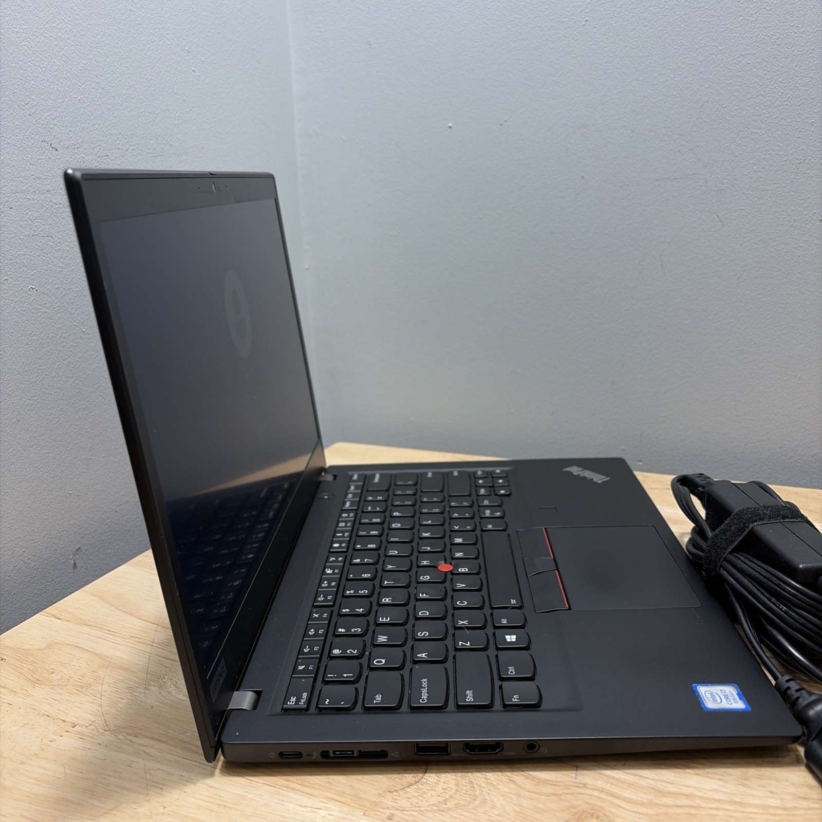 Lenovo ThinkPad T490s Core i7-8565U 1.80GHZ , 8GB 256GB SSD WCam Win 11 Pro Cord