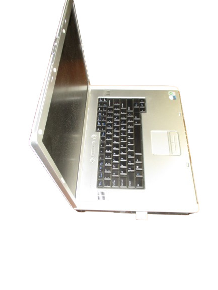Dell Inspiron 9400 17.1″ Core 2 Duo 2GB RAM Gaming Laptop | No SSD & OS