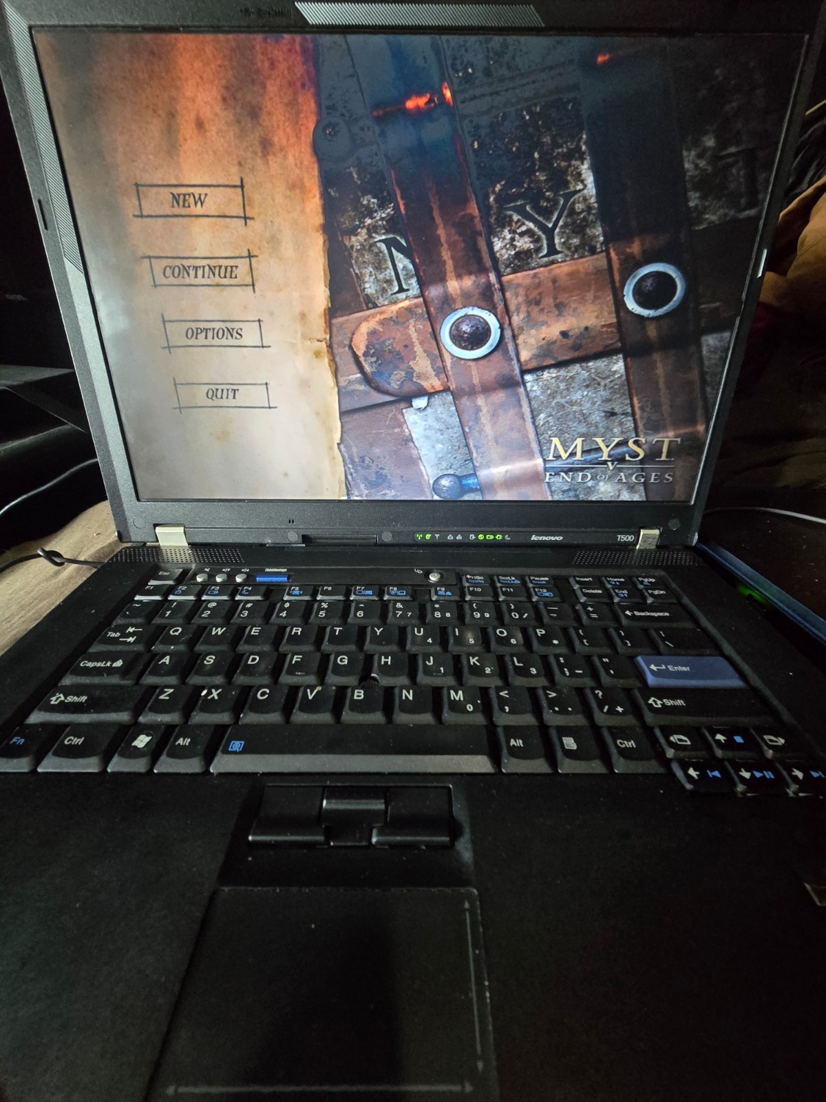 ThinkPad T500 Win XP P8400 2.26GHz 4GB RAM 80GB HDD DVD With Game Controller