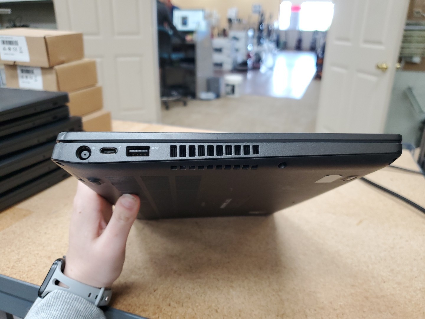 Dell Latitude 5400 Intel Core i5-8365U 16GB RAM 256GB SSD 042826-3