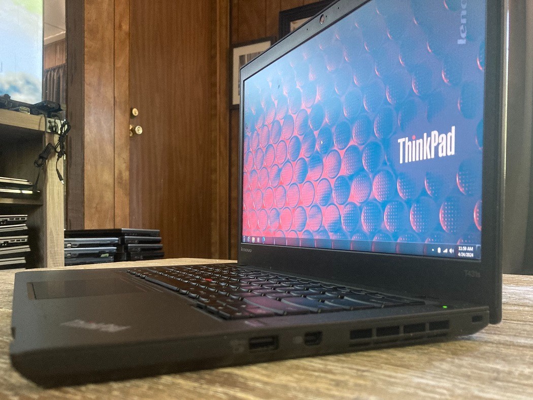 Thin 14.1″ Lenovo T431s Laptop Windows 7 Pro i5 2ghz 8gb 250gb DVDRW BLit Kboard