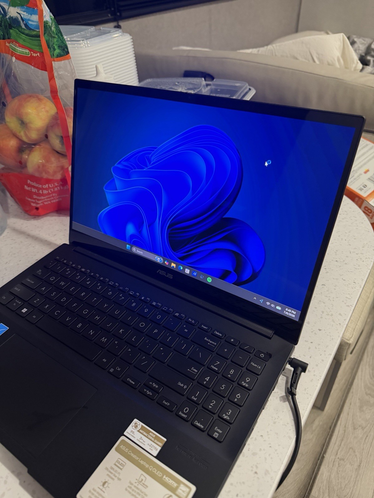 ASUS Creator Laptop Q OLED 15.6″ i9 16GB 1TB SSD RTX Win11 Black