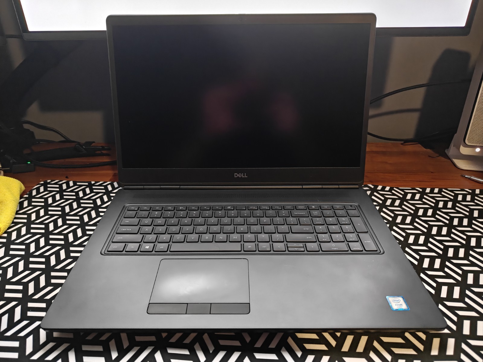 Dell Precision 7750 Xeon W-10885M 32GB DDR4 1TB SSD Quadro RTX 3000 Laptop Used