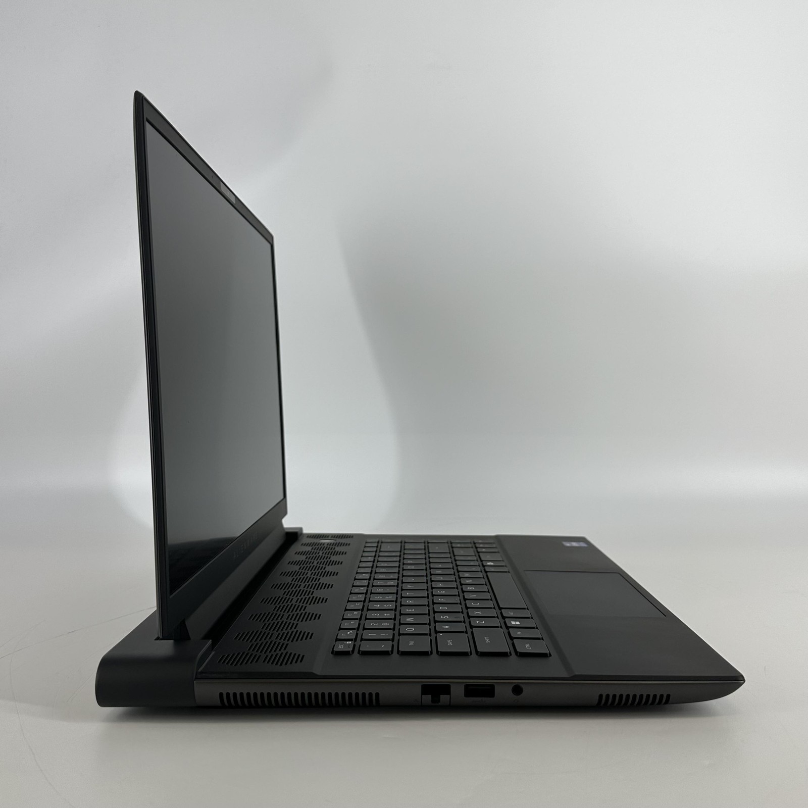 Dell Alienware M16 R1 240Hz QHD+ 2.2 GHz i9-13900HX 16GB 1TB SSD RTX 4080
