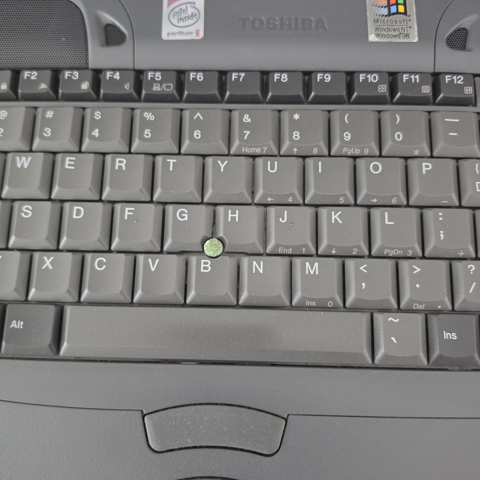 RETRO 14.1″ Vintage TOSHIBA Satellite 4100XDVD Laptop – 128MB RAM – 60GB HDD