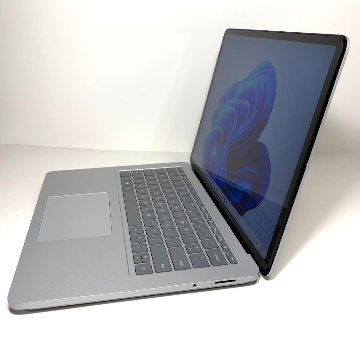 Microsoft Surface Laptop Studio 14.4” Touch Screen Intel Core i7 16GB Memory