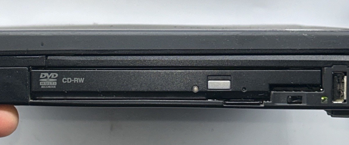 Lenovo ThinkPad R61i Tested Working Vintage “Needs To Be Factory Reset”