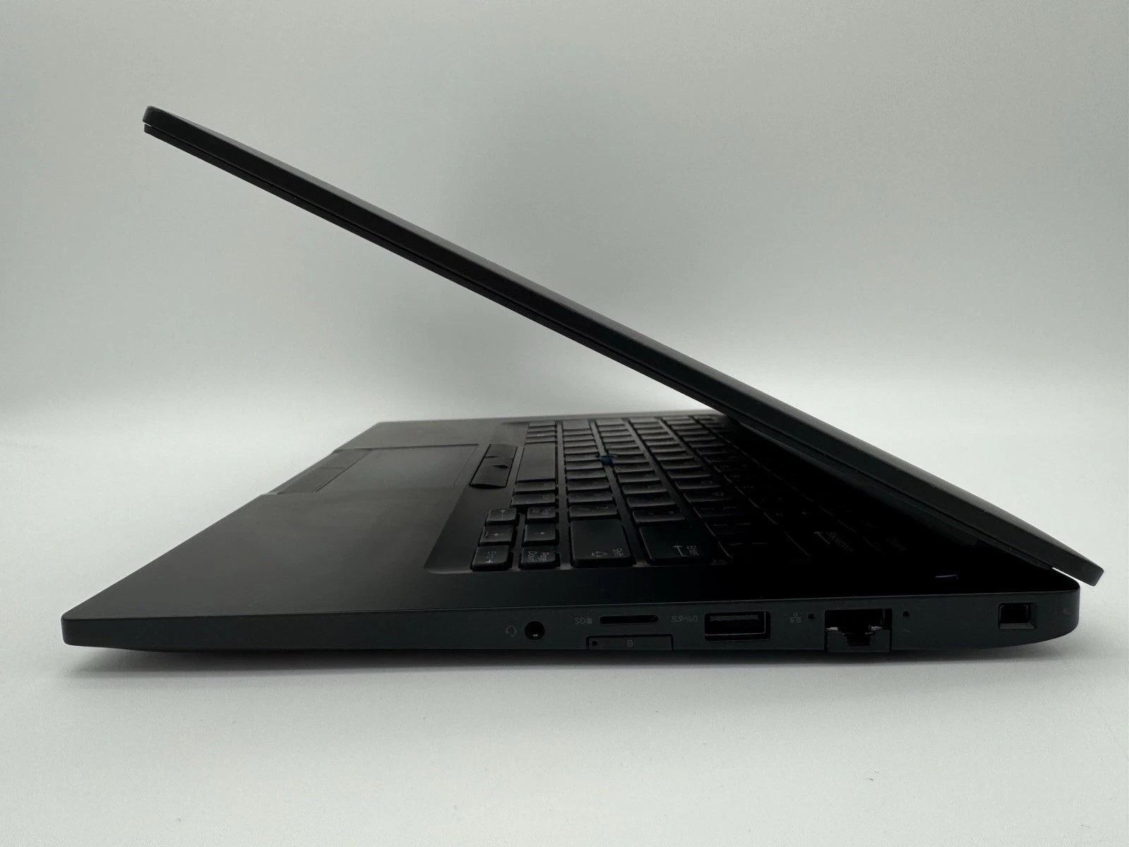 Dell Latitude 7480 14″ FHD i7-6600U 32GB RAM 1TB NVMe SSD Win 11 Pro Laptop
