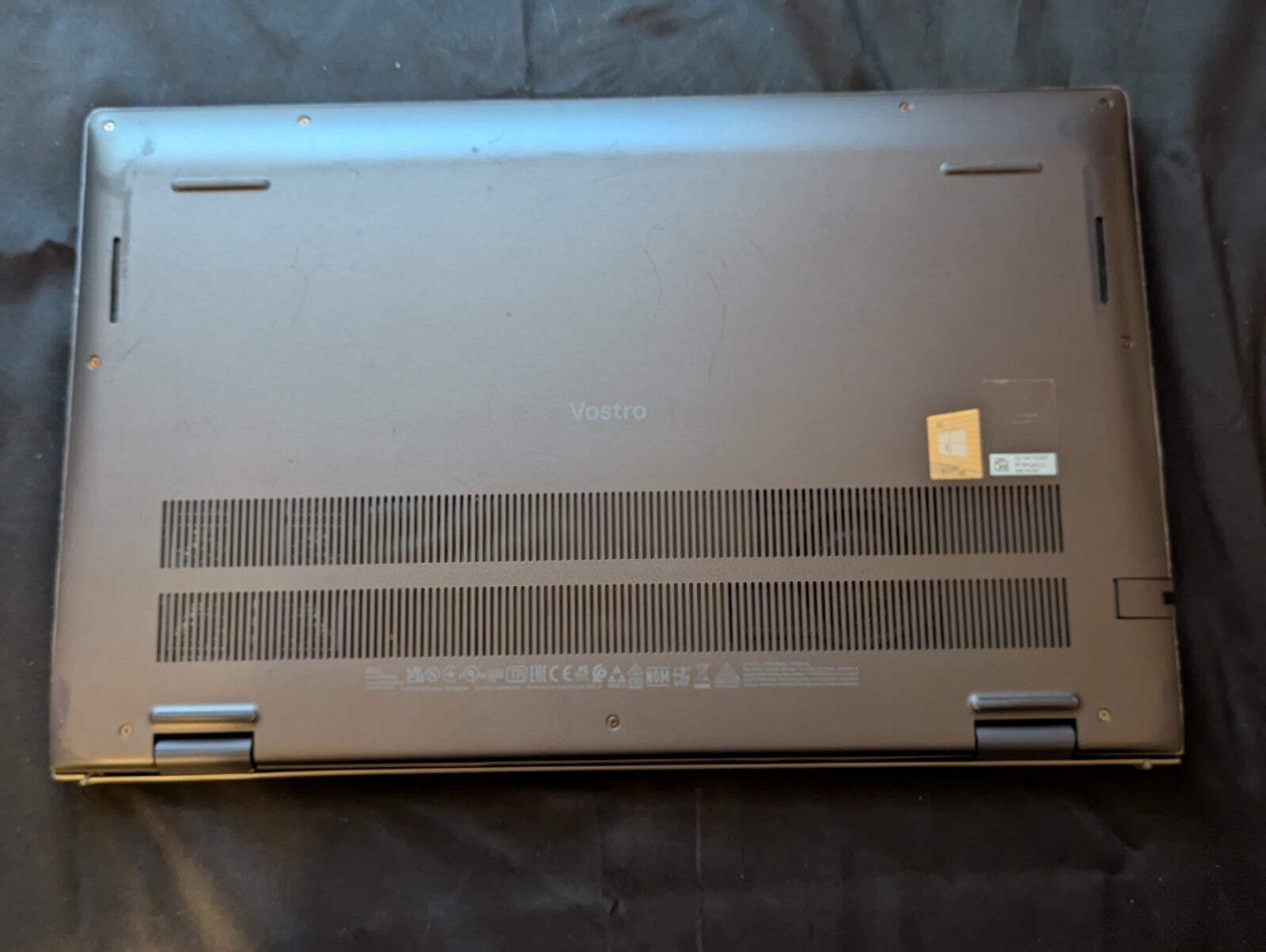 Dell Laptop – Vostro 15 5510 – i5-11320H 16GB 256GB SSD 15.6 FHD W11P