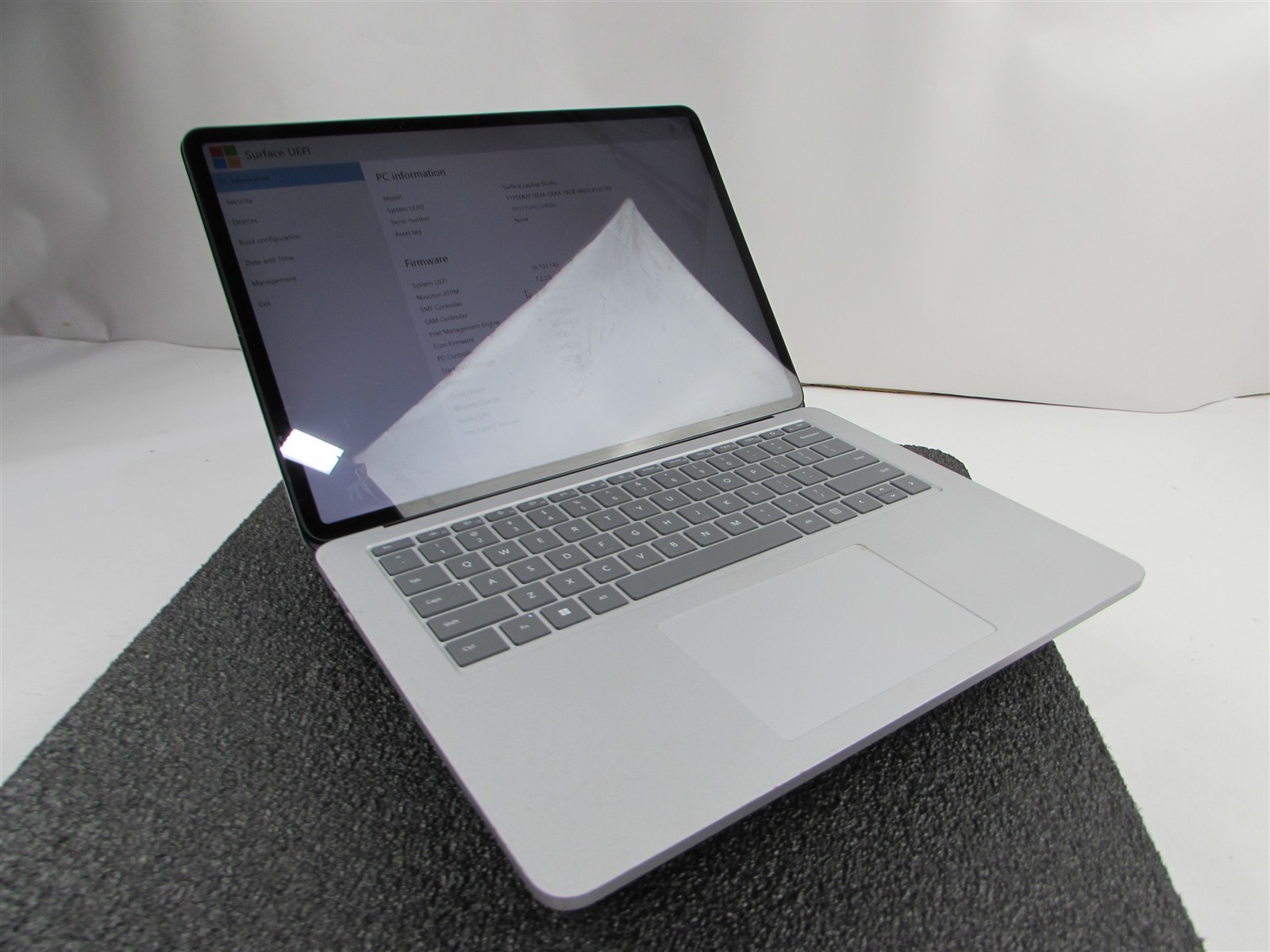 Microsoft Surface Laptop Studio 1964 i7-11370H 1TB SSD 32GB RTX A2000 *No A/C*