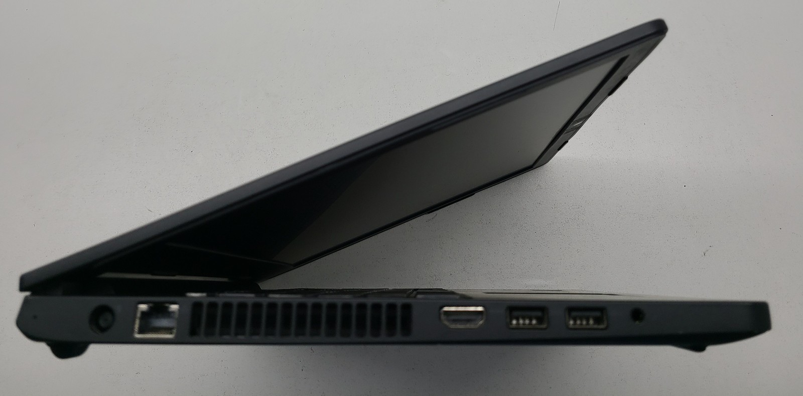 Dell Latitude 3560 Laptop Intel i3-5005U 4GB RAM NO HD/OS Bad Screen (FL)
