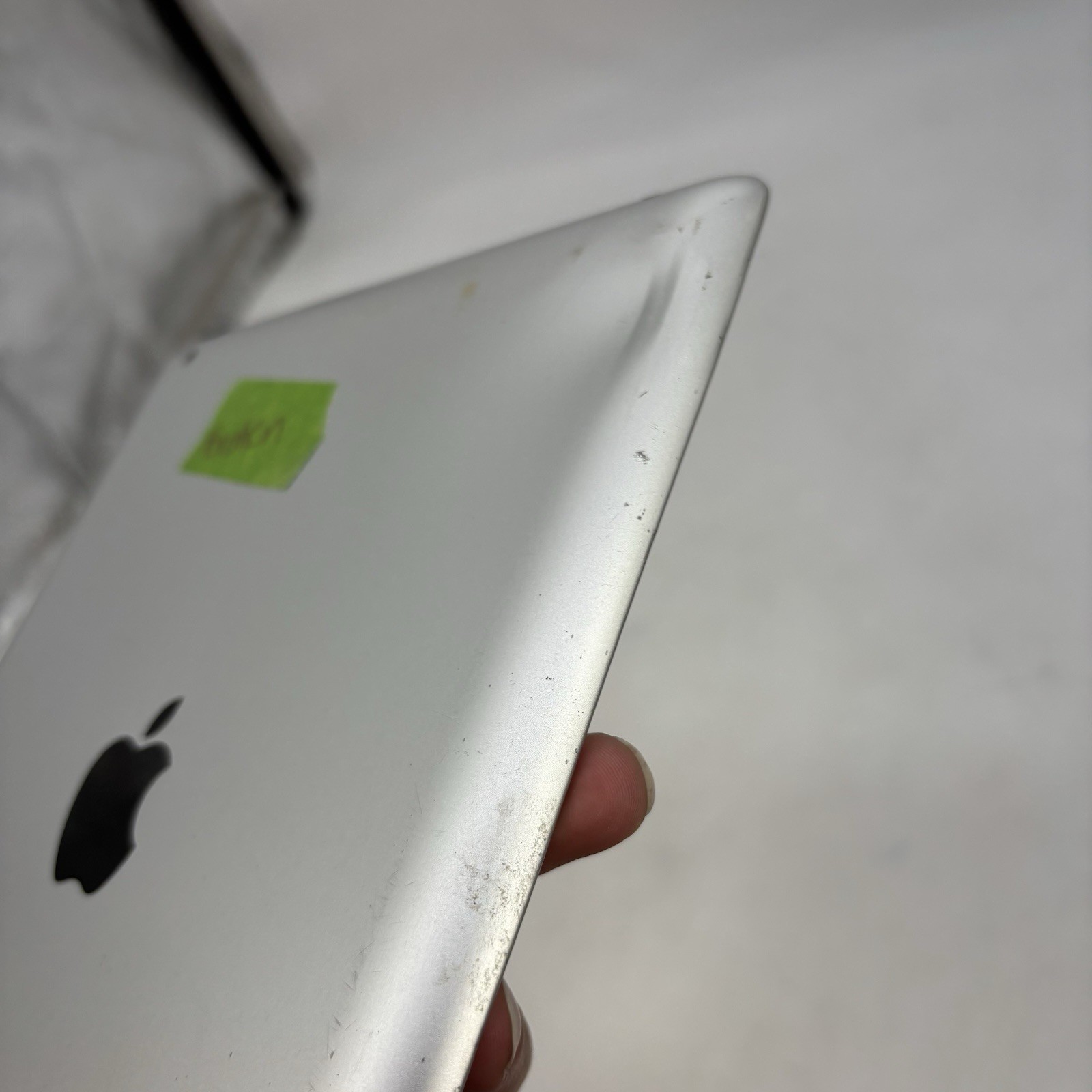 Apple iPad 2 A1395 16GB Wi-Fi Tablet Cracked Screen Broken For Parts & Repair