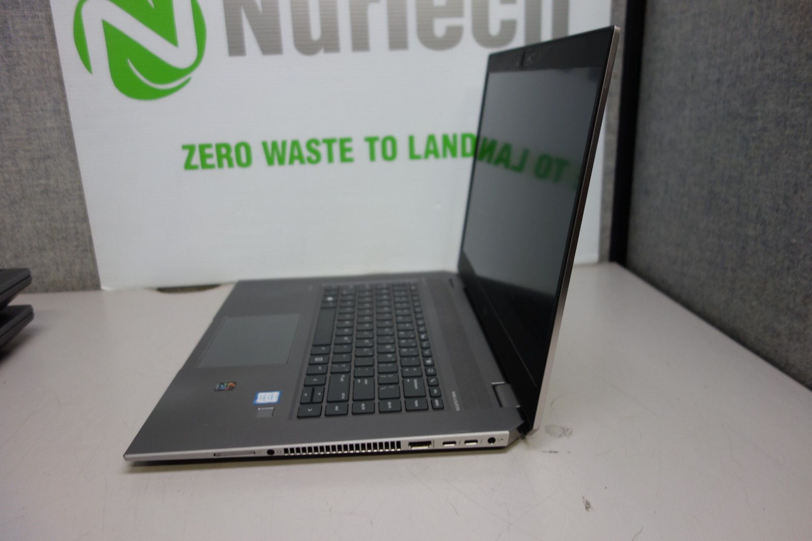 HP ZBook Studio G5 15.6″ i7-8750H 2.2GHz 32GB/512GB m2 SSD UBUNTU Laptop + AC