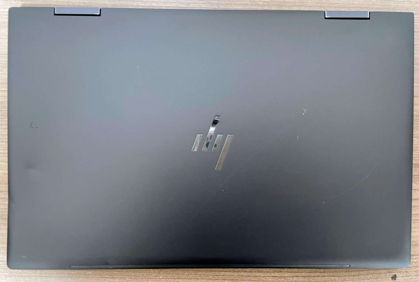HP ENVY x360 2-1 Touch 15.6 W11H AMD Radeon AMD Ryzen 5 2.4Ghz 8gb RAM 256gb SSD