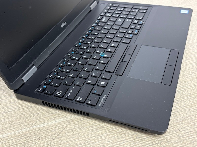 Dell Latitude E5570 15.6″ Backlit Wifi i5-6300U 8GB RAM 320GB HDD No OS Laptop