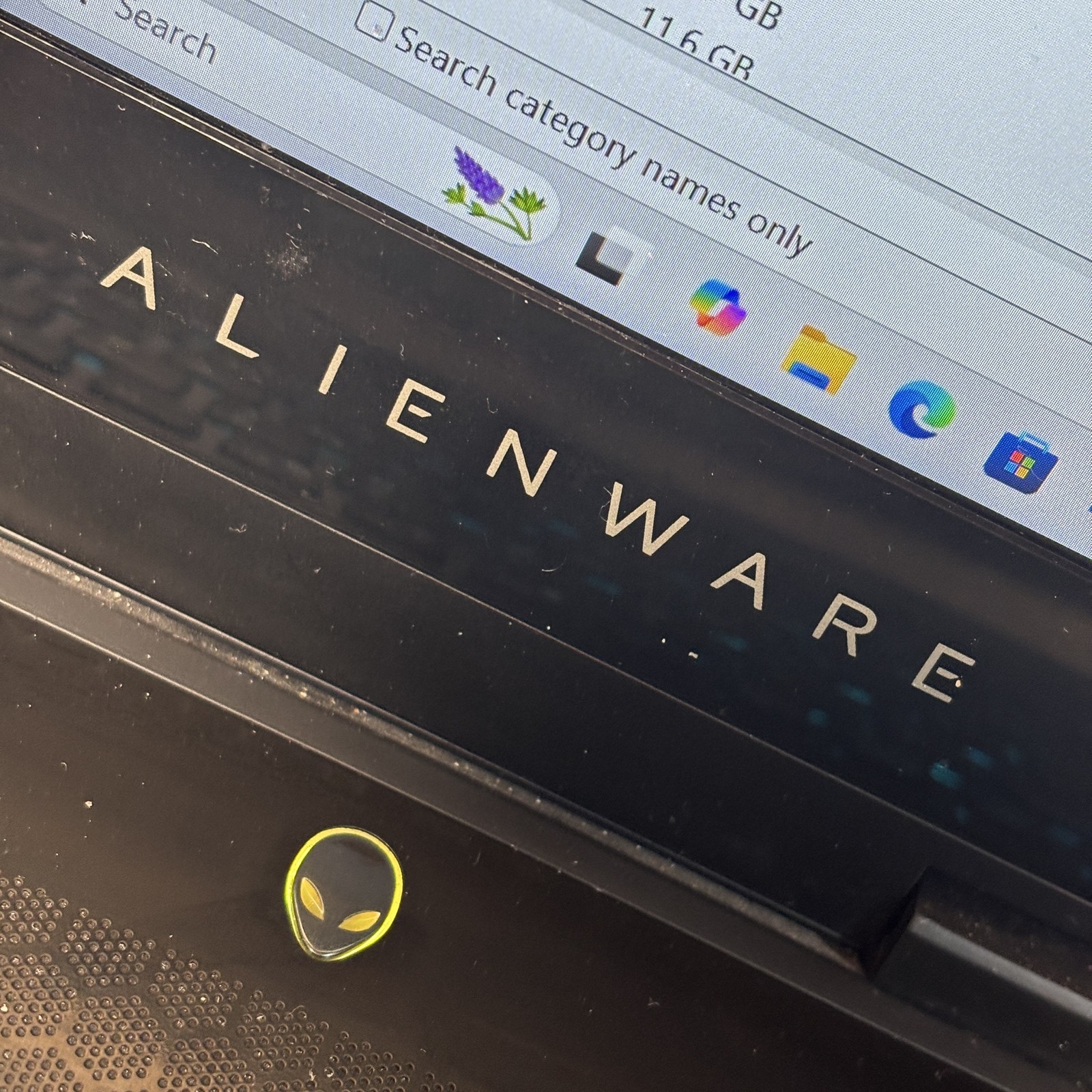 Alienware m15 P79F Intel Core i7-8750H 2.2GHz 16G RAM 128GB SSD 15.6″ Win11 Home